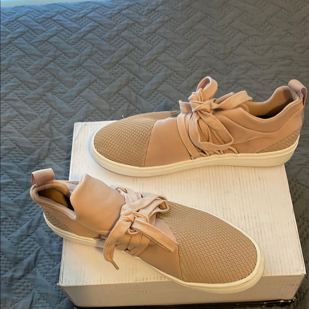 Steve Madden Stylish Blush Sneakers Brand new in box.